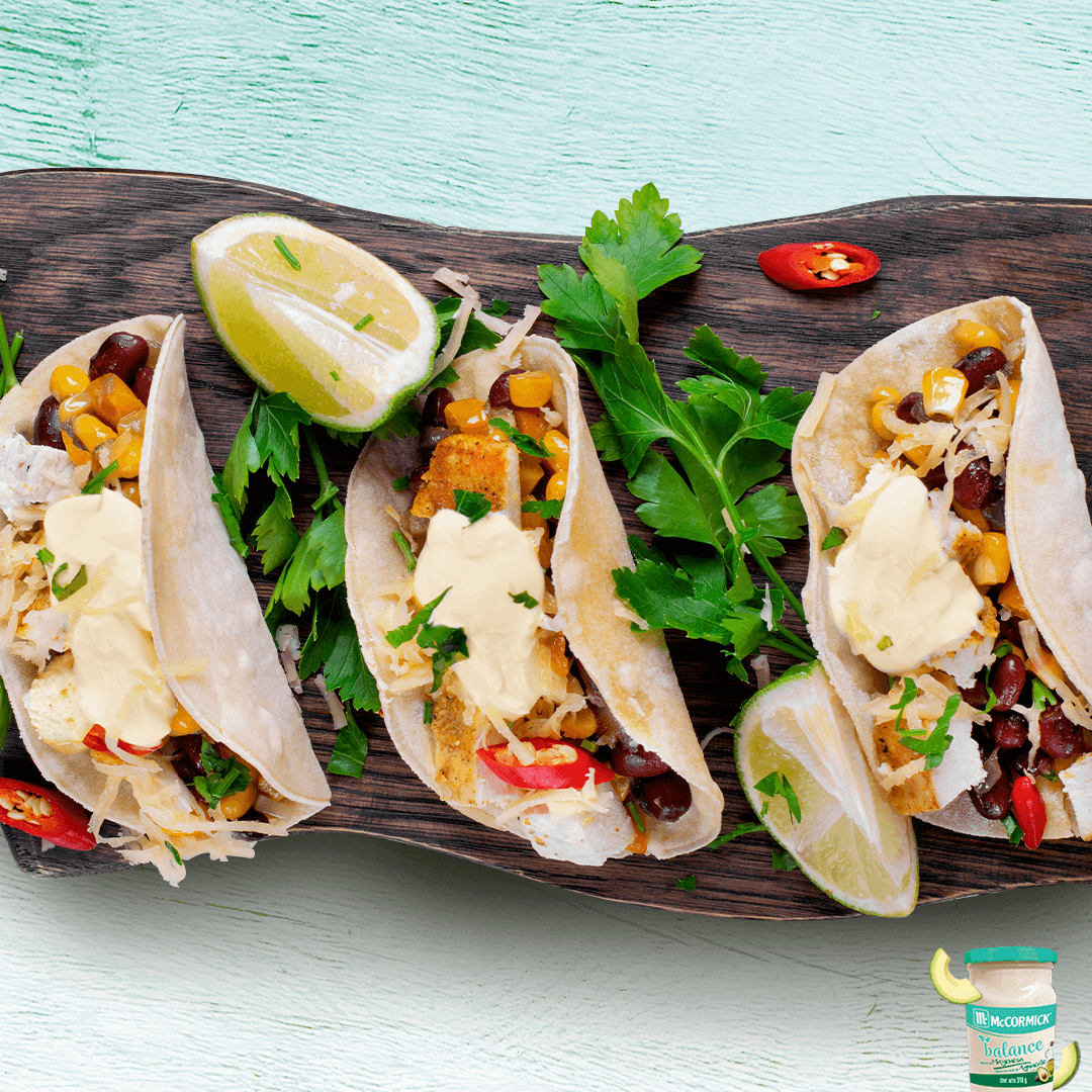 Tacos de Pollo con Elote y Frijoles